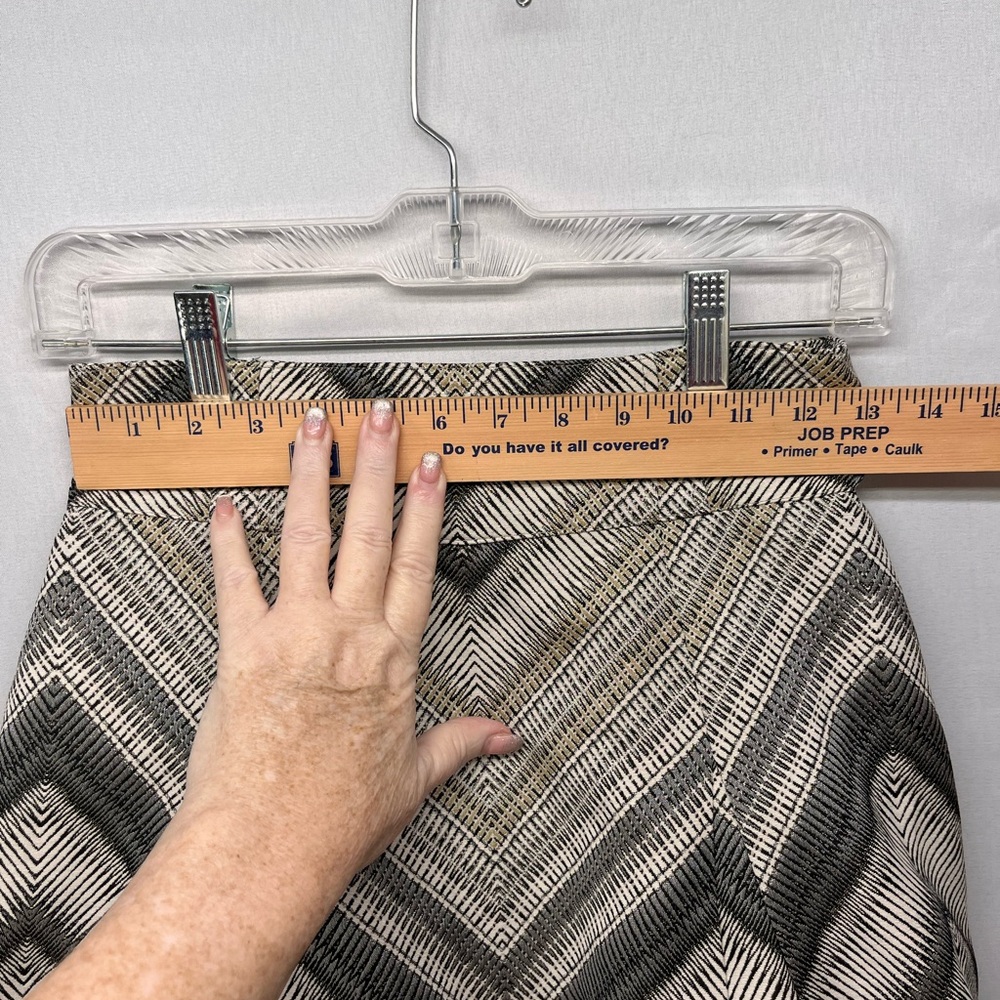 Elegant Chevron A-Line Skirt in Gray and Cream - Picture 6 of 8